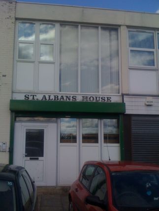 2 bed flat on St Albans House, Harehills Lane, Leeds LS9